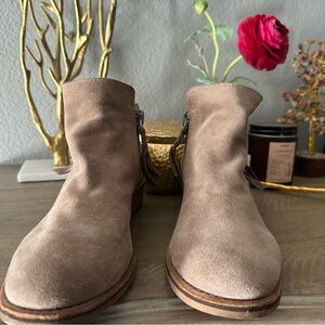 Dolce Vita ankle boots